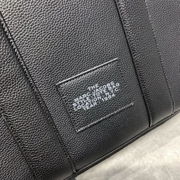 MARC JACOBS® Medium Tote Bag – Noir Edition - Image 4