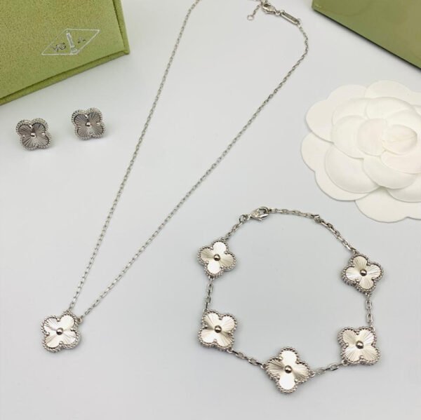 VCA Sets - Silver on Silver