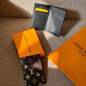 LOUIS VUITTON
ᴍᴇɴ ᴄᴀʀᴅ ᴡᴀʟʟᴇᴛꜱ
𝚆𝚒𝚝𝚑 𝚋𝚘𝚡 𝚗 𝚋𝚊𝚐