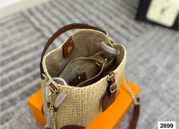 LOUIS VUITTON - Image 2
