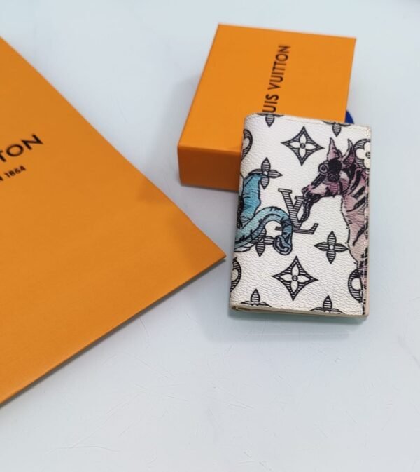 LOUIS VUITTON
ᴍᴇɴ ᴄᴀʀᴅ ᴡᴀʟʟᴇᴛꜱ
𝚆𝚒𝚝𝚑 𝚋𝚘𝚡 𝚗 𝚋𝚊𝚐 - Image 18