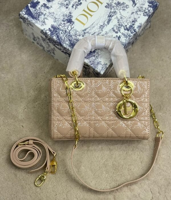 DIOR - Image 2