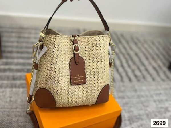 LOUIS VUITTON - Image 3
