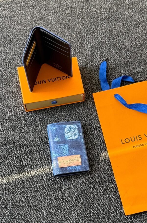 LOUIS VUITTON
ᴍᴇɴ ᴄᴀʀᴅ ᴡᴀʟʟᴇᴛꜱ
𝚆𝚒𝚝𝚑 𝚋𝚘𝚡 𝚗 𝚋𝚊𝚐 - Image 12