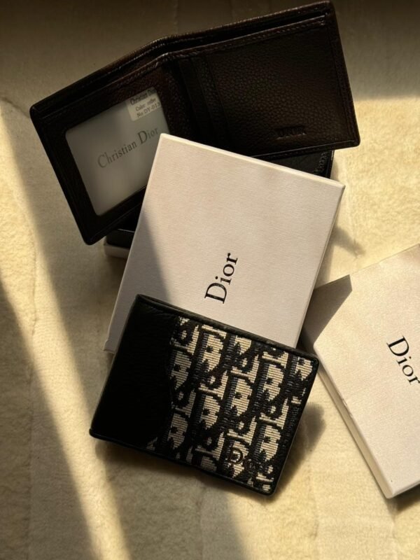 DIOR
ᴍᴇɴ LEATHER  ᴡᴀʟʟᴇᴛꜱ
𝚆𝚒𝚝𝚑 𝚋𝚘𝚡 𝚗 𝚋𝚊𝚐 - Image 2