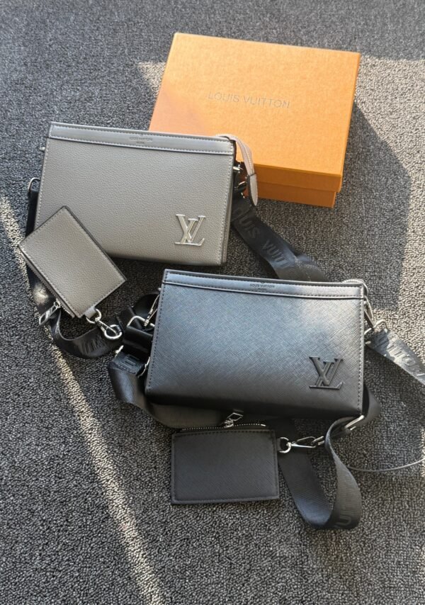 LOUIS VUITTON

𝚂𝚖𝚊𝚕𝚕 𝚂𝚒𝚣𝚎 𝚠𝚒𝚝𝚑 𝚂𝚝𝚛𝚊p - Image 14
