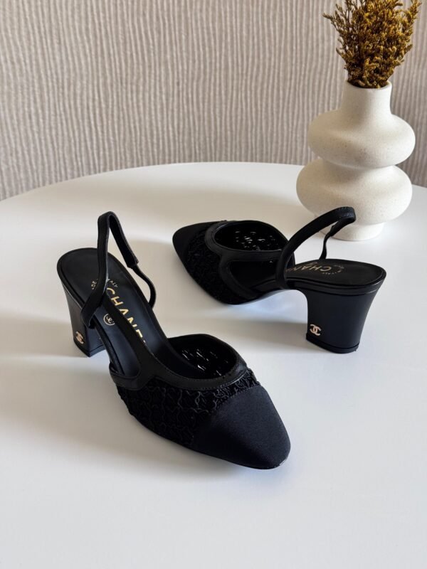 CHANEL - Image 2