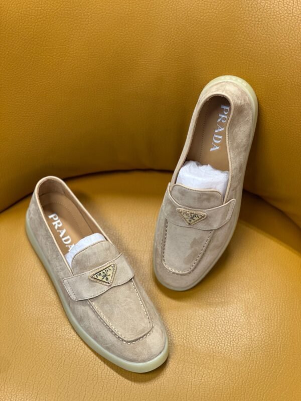 PRADA - Image 3