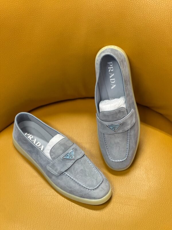 PRADA - Image 4